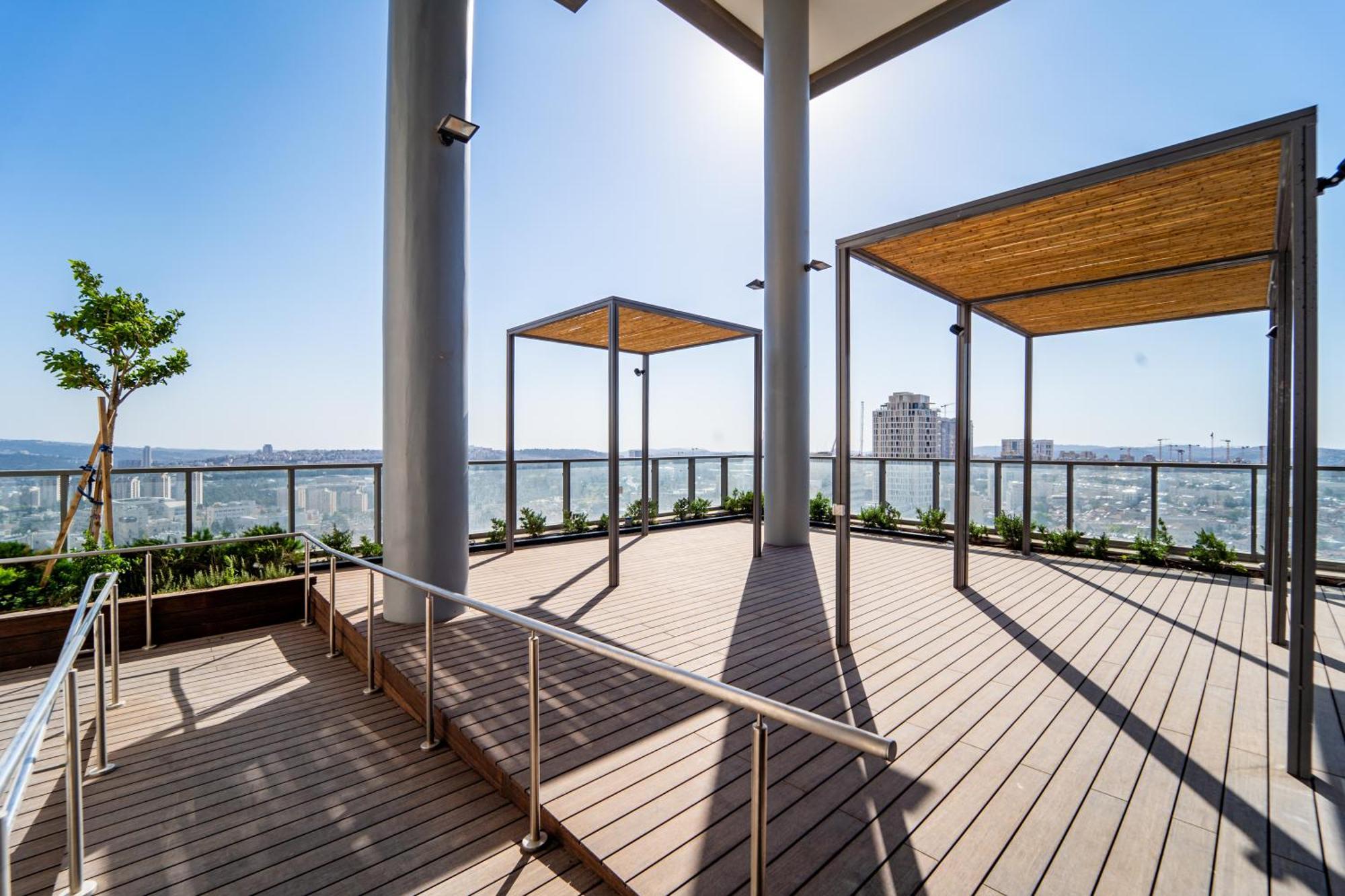 Luxury 2bdr In The Heart Of *