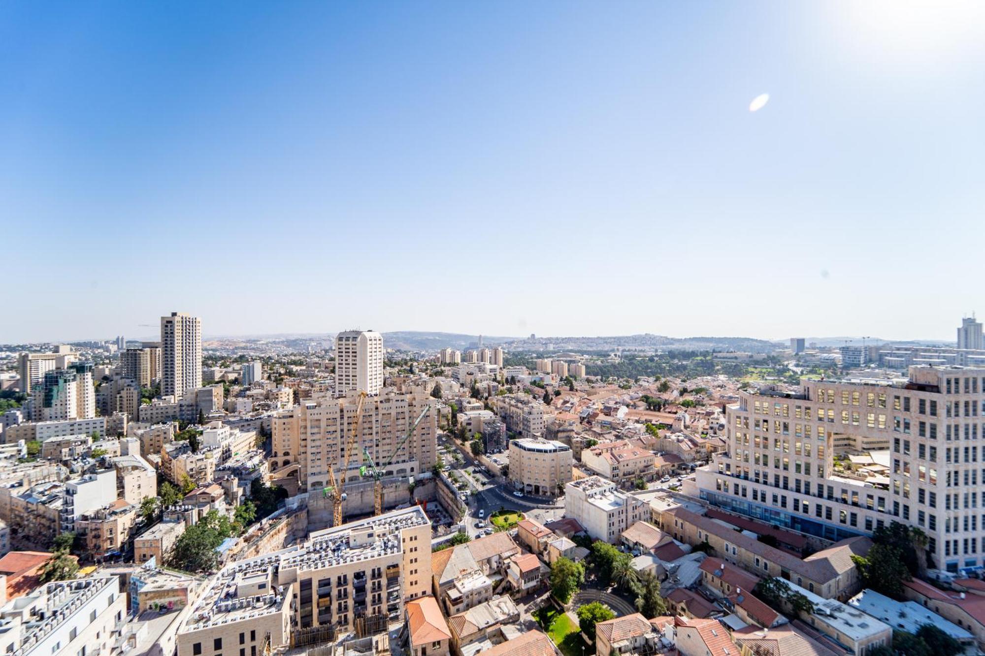 Luxury 2bdr In The Heart Of